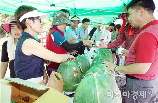 [포토]광주시 북구, 동네방네 산골시장 개최