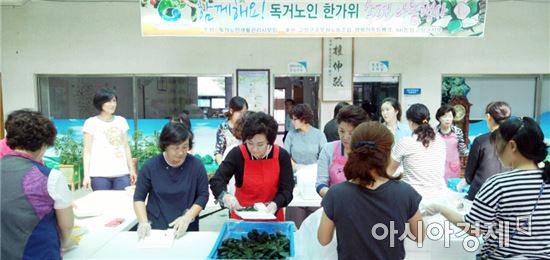 고창군, 추석명절 독거노인과 함께하는 송편 나눔 행사