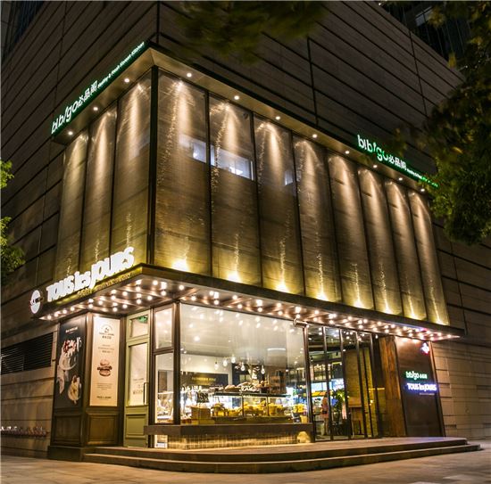 CJ푸드빌, 상하이 중심지에 오픈한 비비고, 뚜레쥬르 '정안케리점' 전경