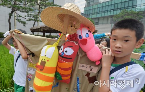 [포토]개성 넘치는 허수아비