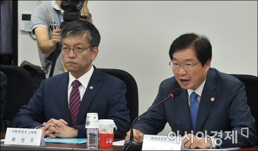 김영석 "부산·광양항 환적화물 인센티브 100억 지원"
