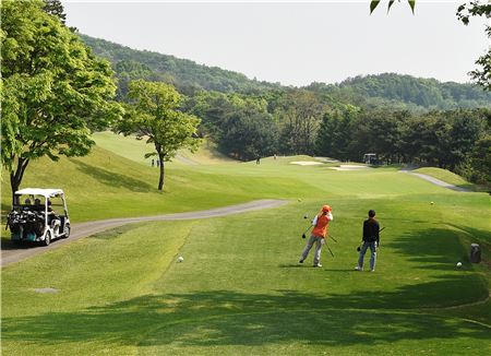 신라골프장은 추석연휴 기간 중 14일 2부와 15일만 휴장한다.