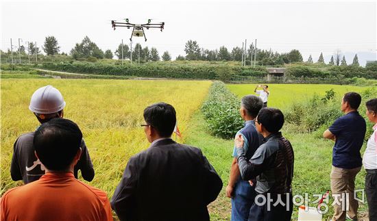 곡성군 들녘에 농업용 드론이 떳다