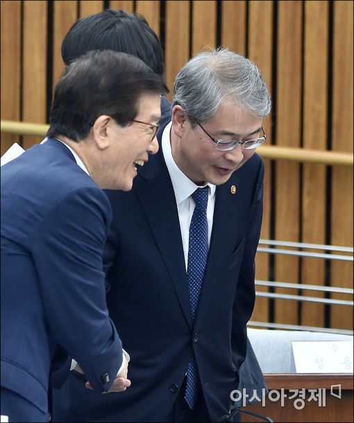 [포토]인사하는 임종룡·이동걸