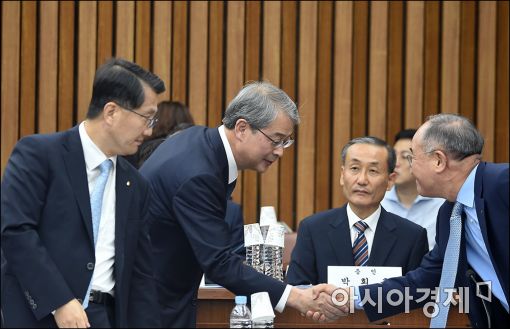 [포토]인사하는 임종룡·이덕훈