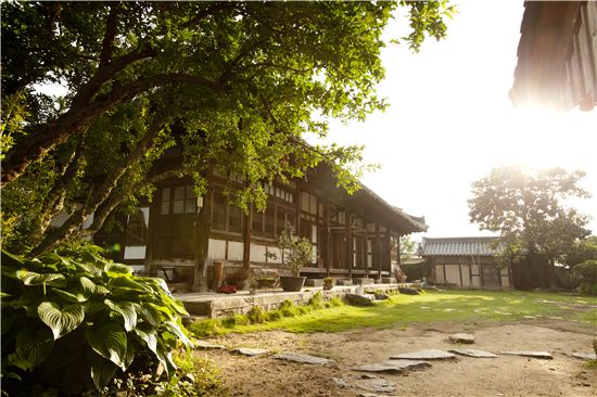 아시아 최초로 슬로시티로 지정된 마을에는 조선 후기의 사대부 가옥이 여러 채 남아 있다.