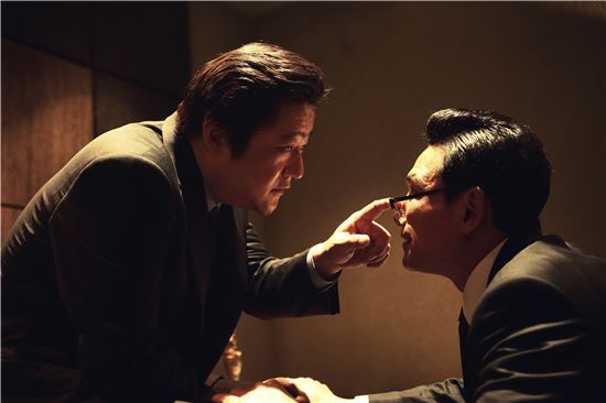 배우 곽도원과 황정민이 영화 '아수라'를 통해 다시 만난다.