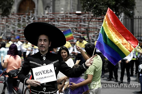 멕시코, 일부 주(州) 동성결혼 합법화 '진통'…찬반 시위 전국적 확대