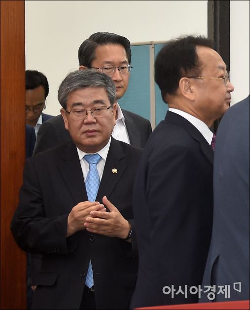 [포토]고윤화 기상청장, 지진관련 당정 참석