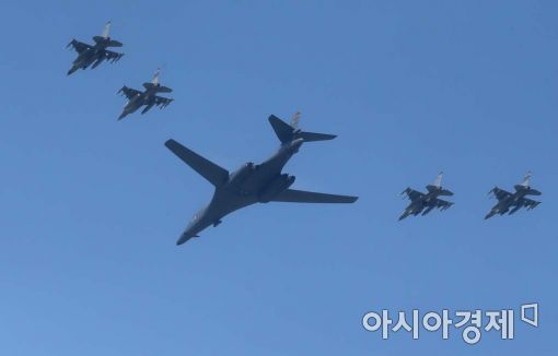 [포토]오산 상공에 나타난 美 전략폭격기 B-1B
