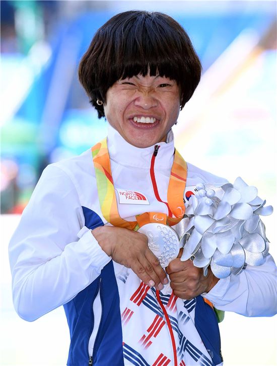 [포토]전민재, '패럴림픽 두 대회 연속 은메달'