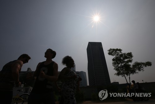 [오늘 날씨]전국 대부분 ‘폭염 특보’…서울 32도·대구 36도