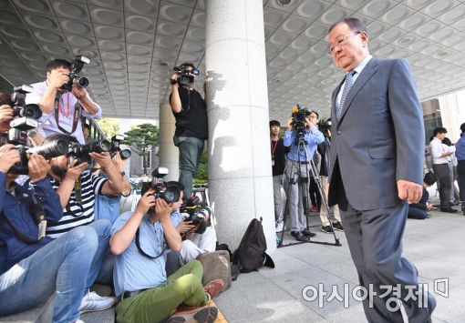 검찰 "강만수, 사익추구형 공직부패 사범"…구속영장 재청구
