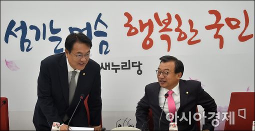 [포토]회의 참석하는 이정현 대표