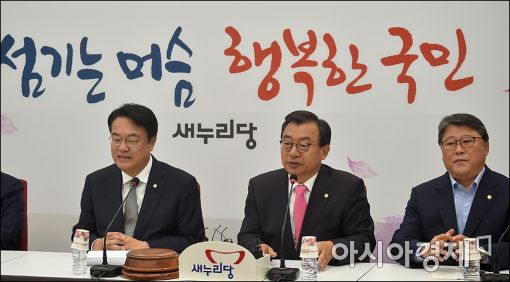 [포토]발언하는 이정현 대표