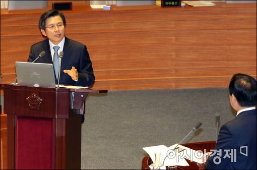 [대정부질문]黃총리 "미르·K재단, 빨리 설립됐다고 불법 아냐"