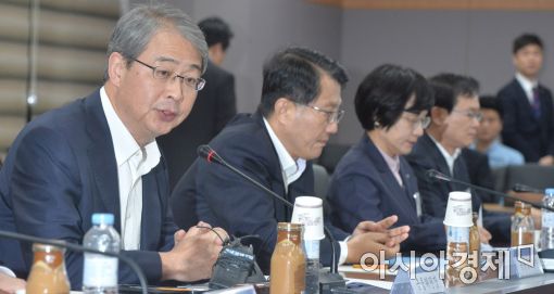[포토]임종룡 금융위원장, '금융노조 총파업 엄정 대응'