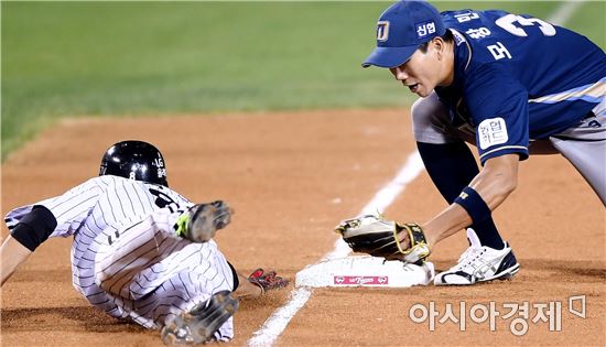 [포토]모창민, '딱 걸렸어!'