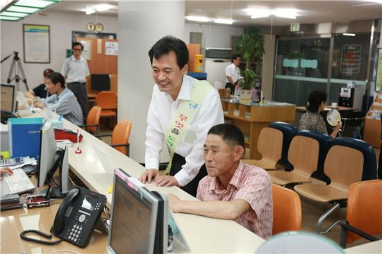 강북구 민원처리 고객만족도 97.6%, “매우 만족!”