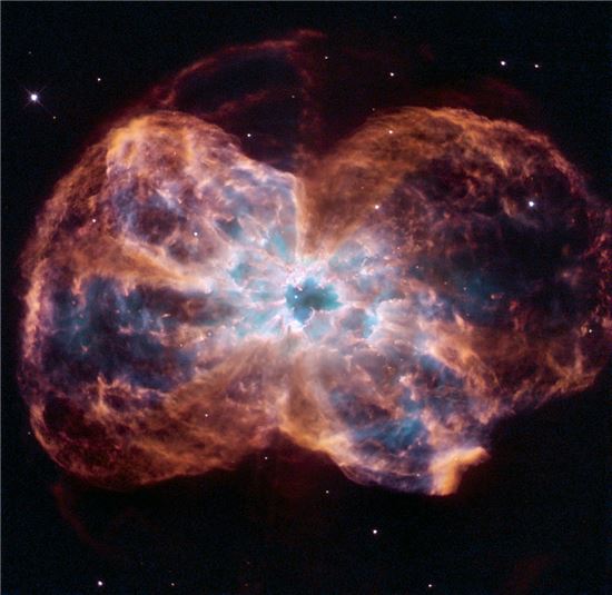 ▲NGC 2440 중앙에 위치한 별이 최후를 맞고 있다.[사진제공=NASA/ESA]