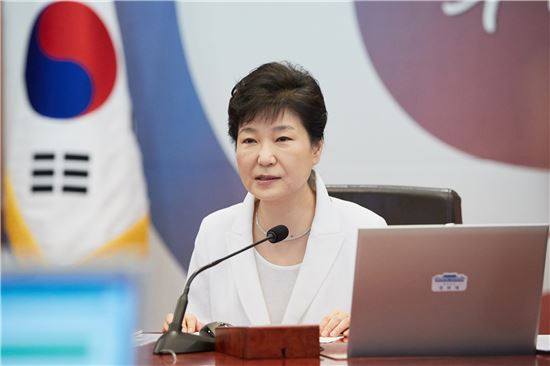 朴대통령 "김재수 해임건의안, 형식 안갖춰"…국회 비판 
