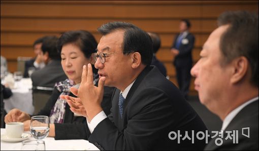 [포토]기업인 만나는 이정현 대표