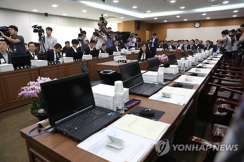 [2016국감]농해수위 국감, 野 세월호 파상공세…해수부 "10월 말까지 세월호 인양"