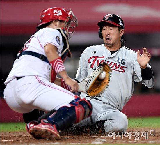 [포토]이병규, '발이 먼저!'