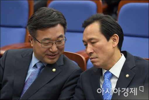 [포토]의견 나누는 우상호·윤호중