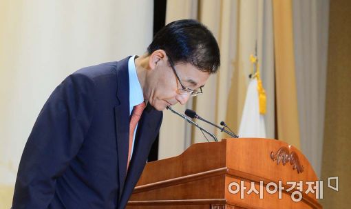 [포토]김수남 검찰총장, 검사 비리 대국민 사과 