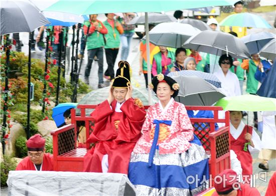곡성심청축제,‘심청황후마마·과거급제자 행렬’눈길