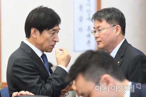 [포토]심각한 표정의 이주열 한국은행 총재 