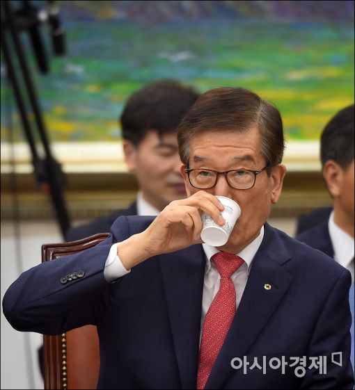 [포토]국정감사 정상화, 속타는 이동걸 산업은행장