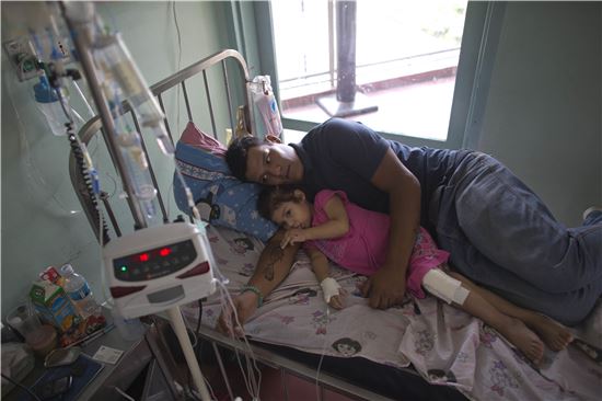 [포토]베네수엘라, 의료 붕괴에 어린이 고통 심화