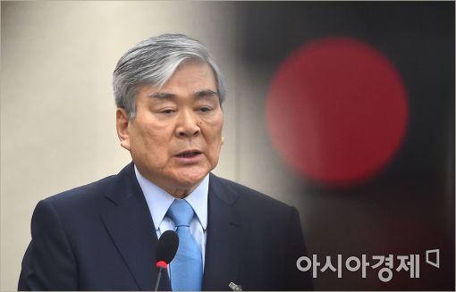 조양호 "정부지원 받는 외국선사와 출혈경쟁 어려웠다"(종합)
