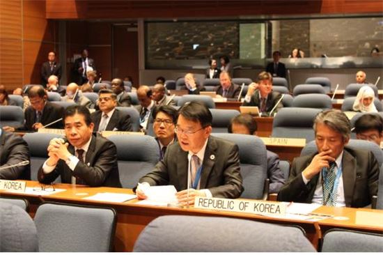 강호인 국토부 장관(앞줄 오른쪽 두번째)이 ICAO 총회에서 기조연설을 하고 있다.