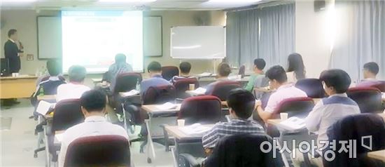 호남대 백수황 교수, 특허청 심사관 대상 ‘전기자동차’교육