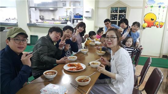 박씨 부녀을 도운 태능성서침례교회 후원자들 