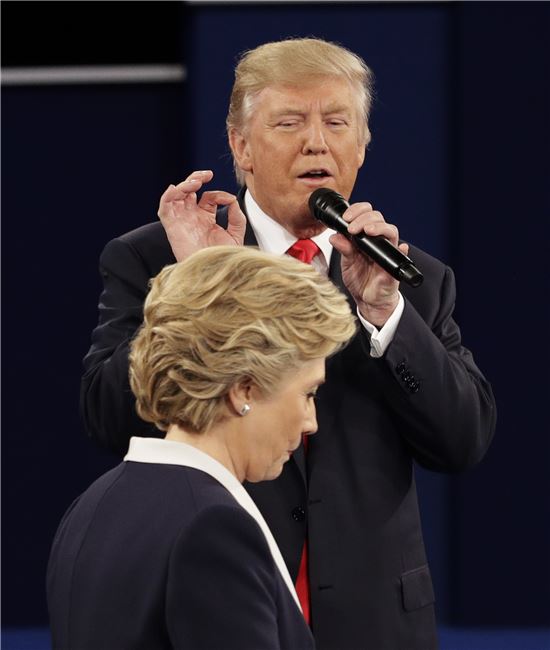 [포토]"힐러리, 어디 반박해보시지"…발언중인 트럼프