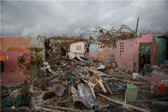 [포토]허리케인 '매슈' 휩쓸고 간 아이티, 폐허만 남아 