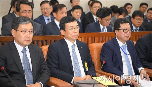 [포토]국정감사 출석한 이승철 부회장