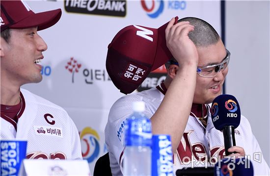 [포토]김세현, '말 대신 삭발로 준PO 출사표 대신합니다'