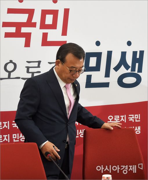 이정현, 朴대통령 측근비리 의혹 부정…"野 억지스럽게 공격" 