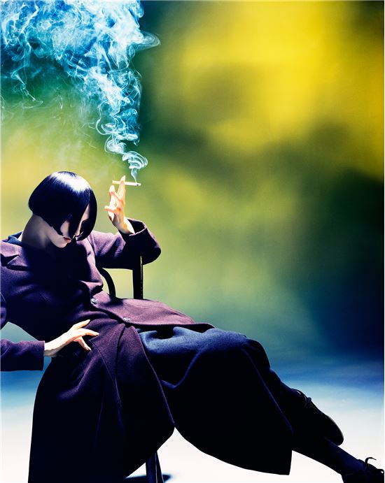 Susie Smoking, Susie Bick for Yohji Yamamoto, 1988 (사진제공 :대림미술관)