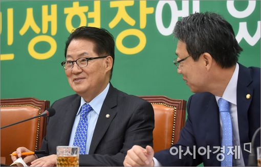 [포토]의견 나누는 박지원·김성식