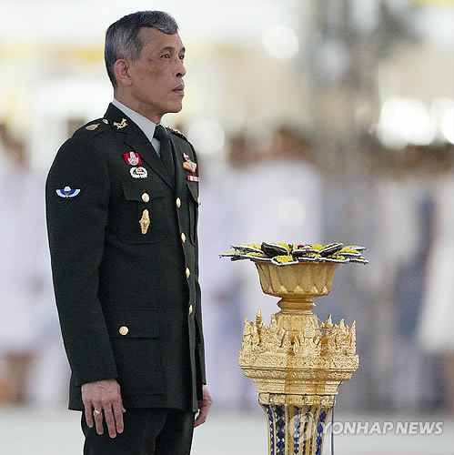 태국 국왕 후계자 ‘마하 와찌랄롱꼰’…父와 달리 국민 신망 두텁지 않다는데…
