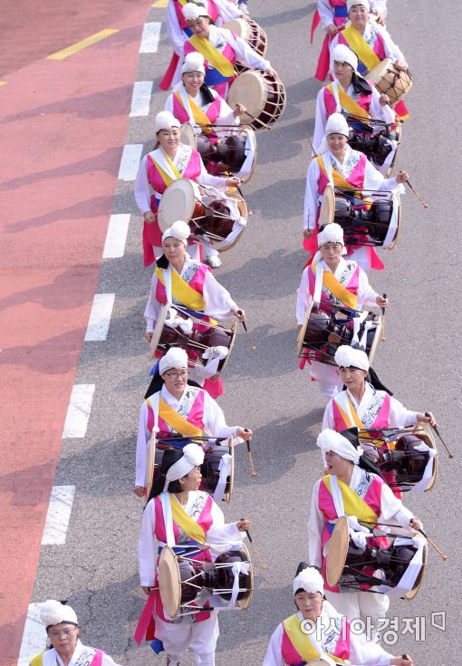 [포토]마포나루 새우젓 축제, '포구문화 거리 퍼레이드'