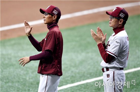 [포토]염경엽 감독, '오늘 모두 좋았어!'