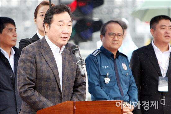 [포토]이낙연 전남지사,‘대한민국 모터스포츠 페스티벌’ 참석