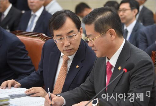 [포토]의견 나누는 이석준·성영훈